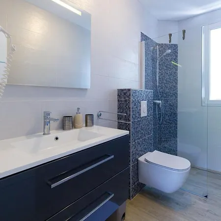 Blue Lagoon Villa