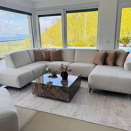 Blue Lagoon Vila Makarska
