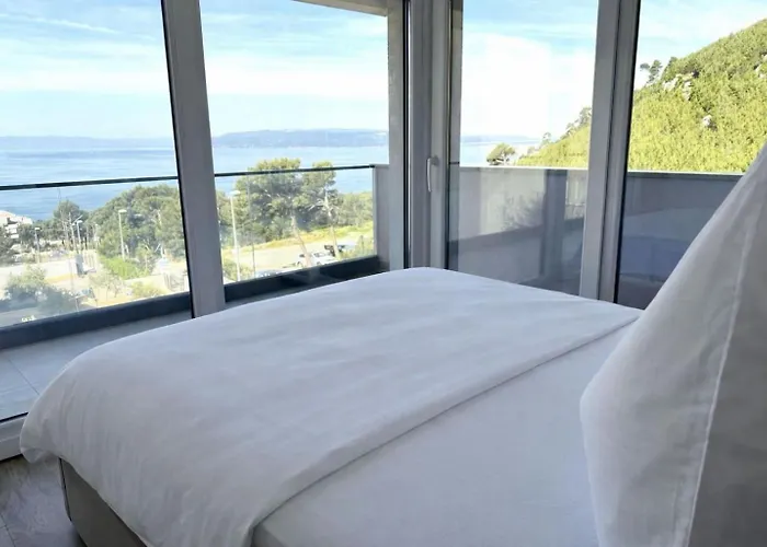 Blue Lagoon فيلة