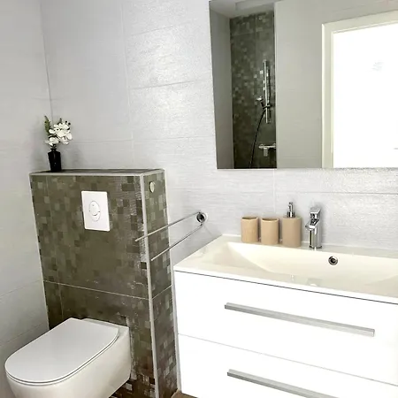 Blue Lagoon ヴィラ マカルスカ