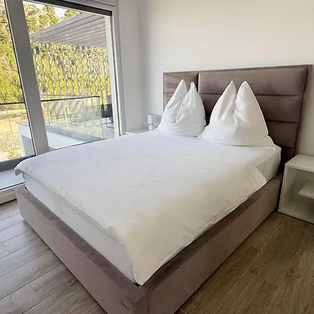 Blue Lagoon * マカルスカ