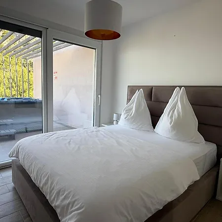 Blue Lagoon ヴィラ マカルスカ