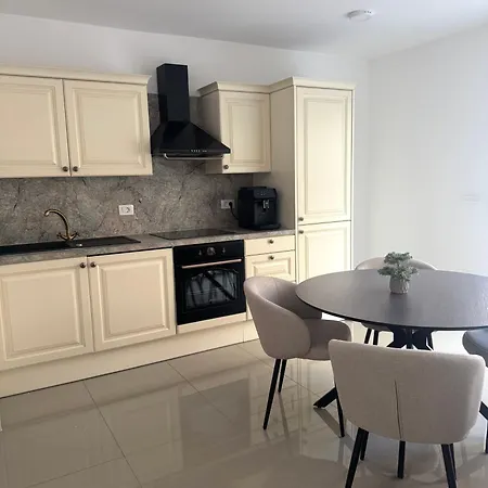 Blue Lagoon ヴィラ マカルスカ